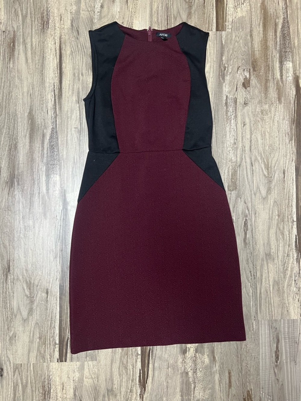 Apt. 9 Burgundy and Black Sleeveless Sheath Midi Dress